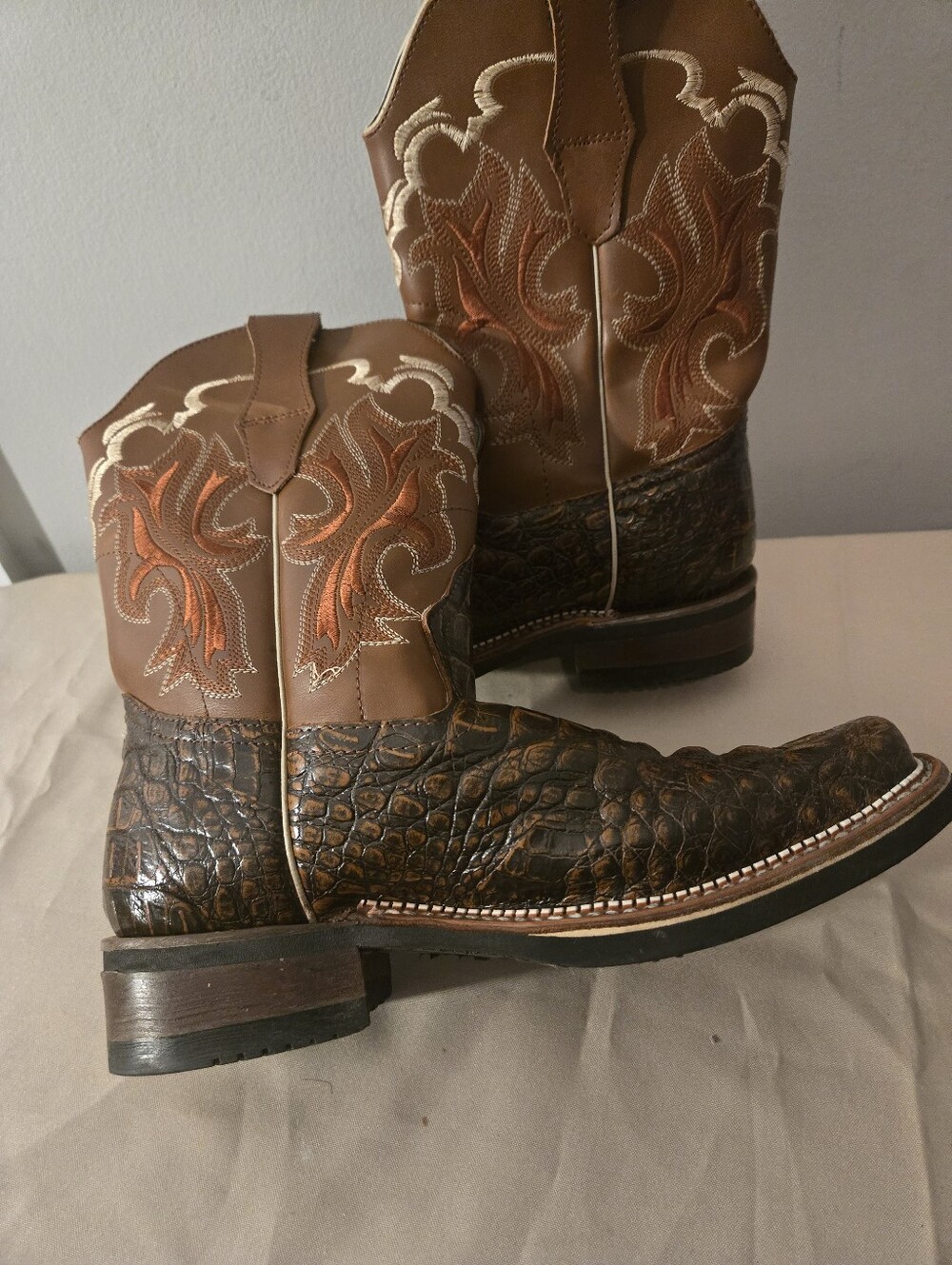 Cheyenne Western Cowboy Boots Women’s 7.5 Brown Crocodile Embossed Embroidered